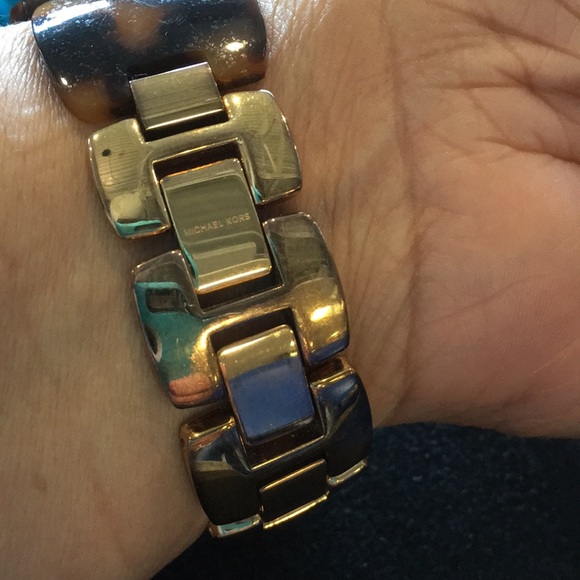 Michael Kors Tortoise band authentic watch - Picture 8 of 8